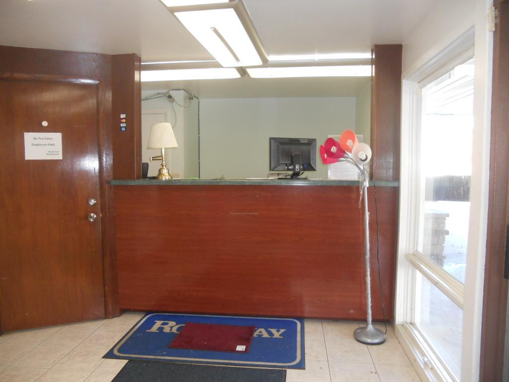 Rapids Inn & Suites Wisconsin Rapids Esterno foto