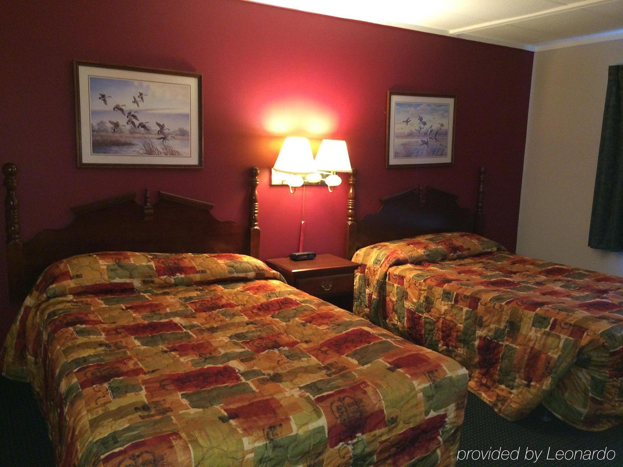 Rapids Inn & Suites Wisconsin Rapids Esterno foto