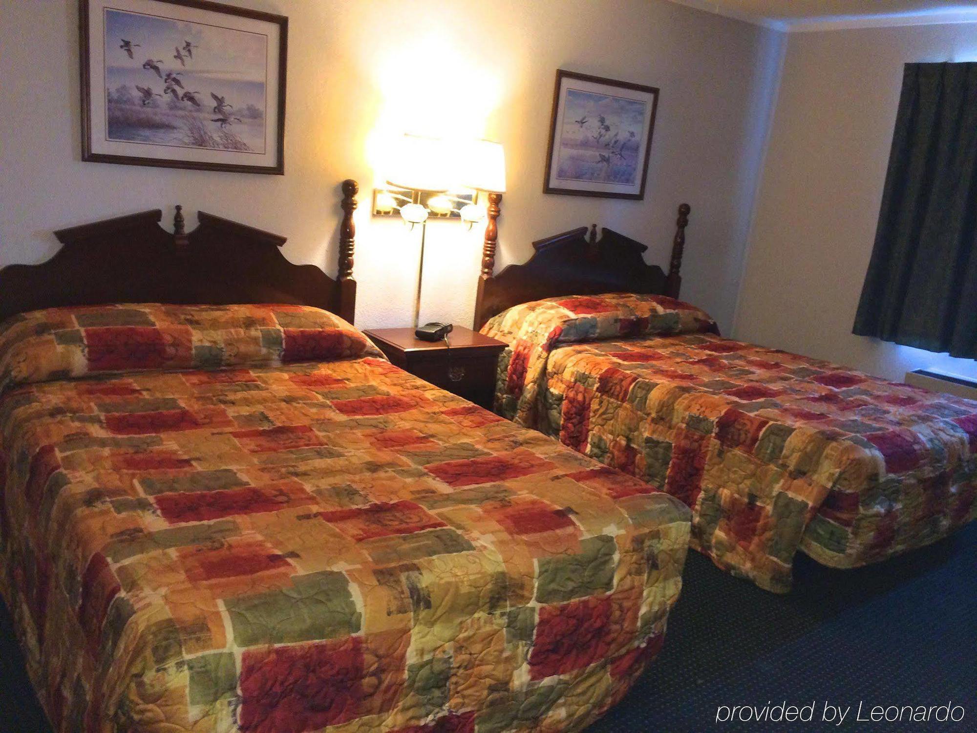 Rapids Inn & Suites Wisconsin Rapids Esterno foto