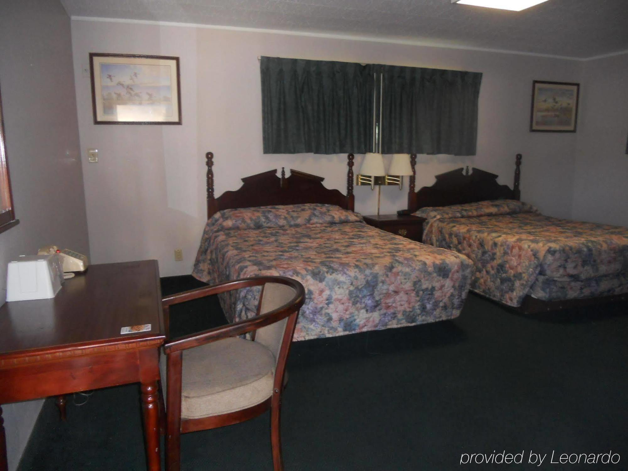 Rapids Inn & Suites Wisconsin Rapids Esterno foto
