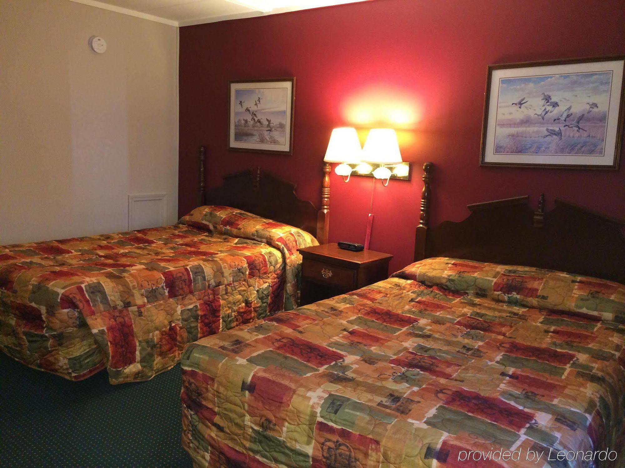 Rapids Inn & Suites Wisconsin Rapids Esterno foto