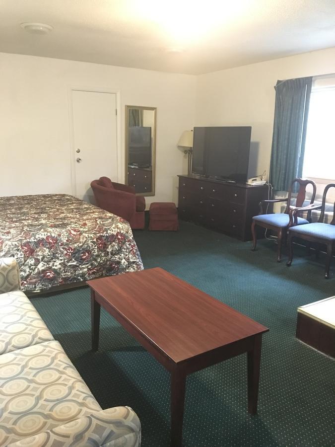 Rapids Inn & Suites Wisconsin Rapids Esterno foto