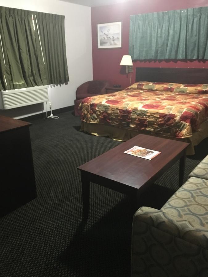 Rapids Inn & Suites Wisconsin Rapids Esterno foto